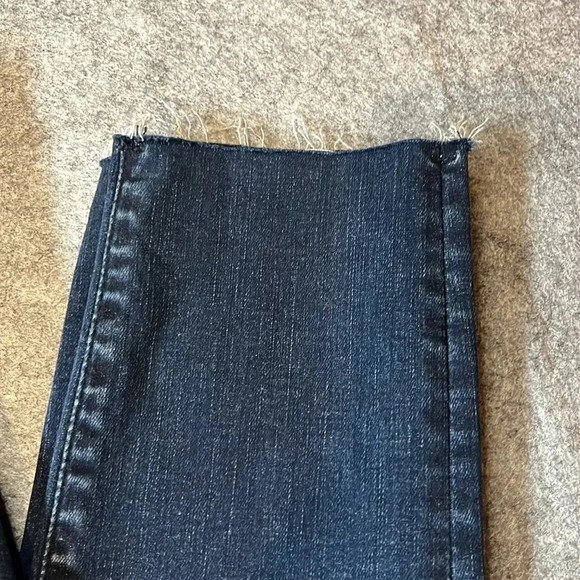 NWT's Abercrombie & Fitch Ultra High  Rise Super Skinny, size 27/4S - Picture 2 of 12